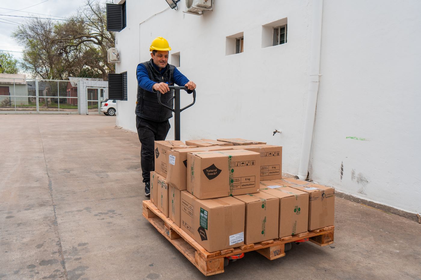Preparación de pedidos en depósito de MEC